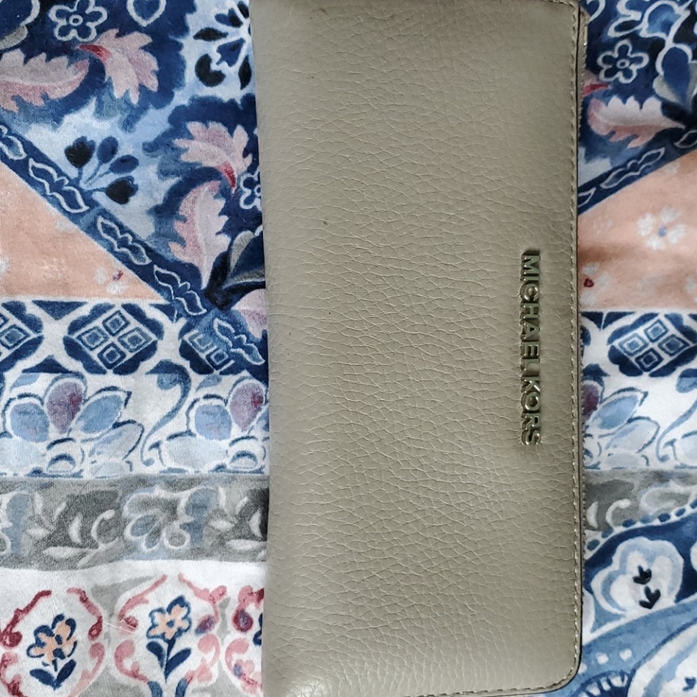 MK wallet Authentic 100%!!!